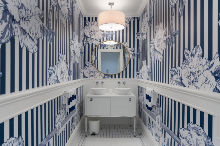 25 Small Powder Room Wallpaper Ideas That Make a Big Impact