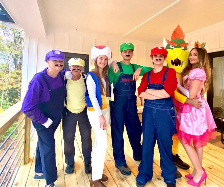 19 Halloween Costumes for a Group of Five That Actually Work (No One Gets Stuck as the Spare)