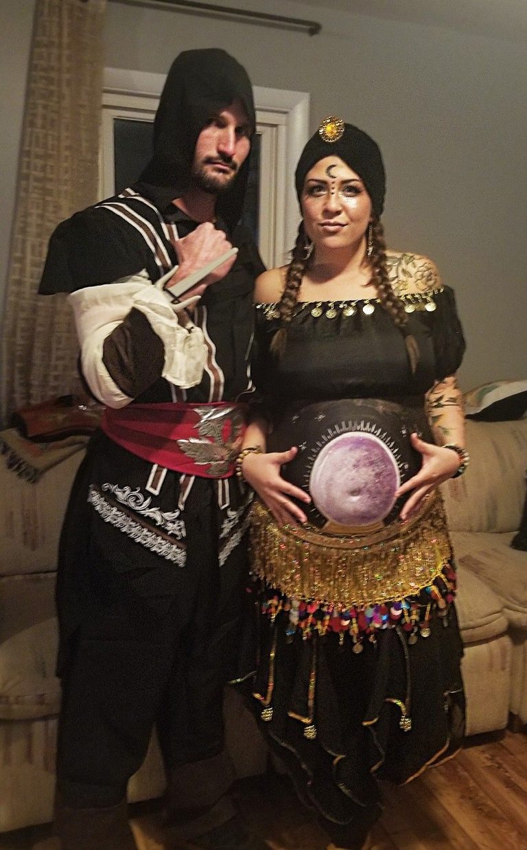 19 Halloween Costumes for Expecting Parents That Are Actually Comfortable (And Won’t Cost a Fortune)