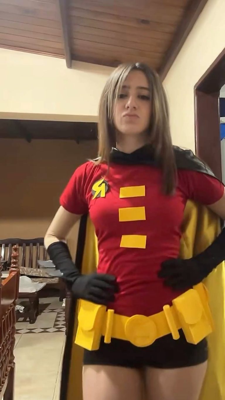 21 Halloween Costume Ideas for Brunettes That Actually Work With Dark Hair